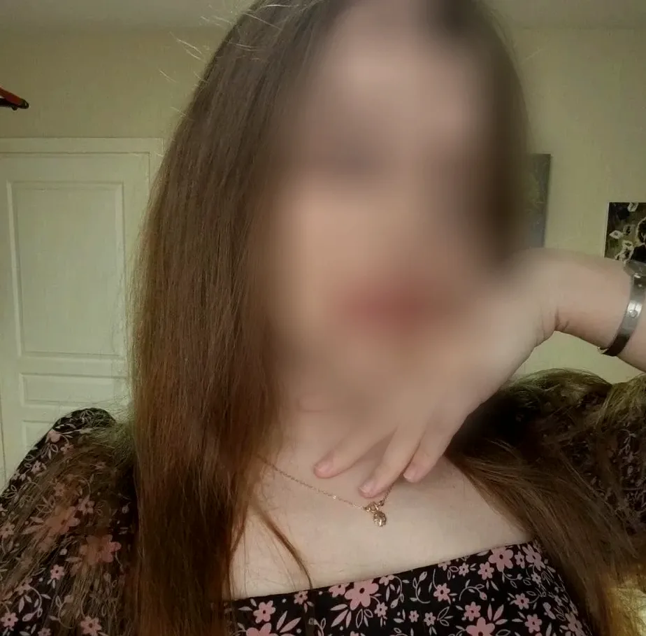 Carla, 24