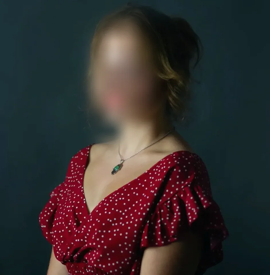 Isabell, 25