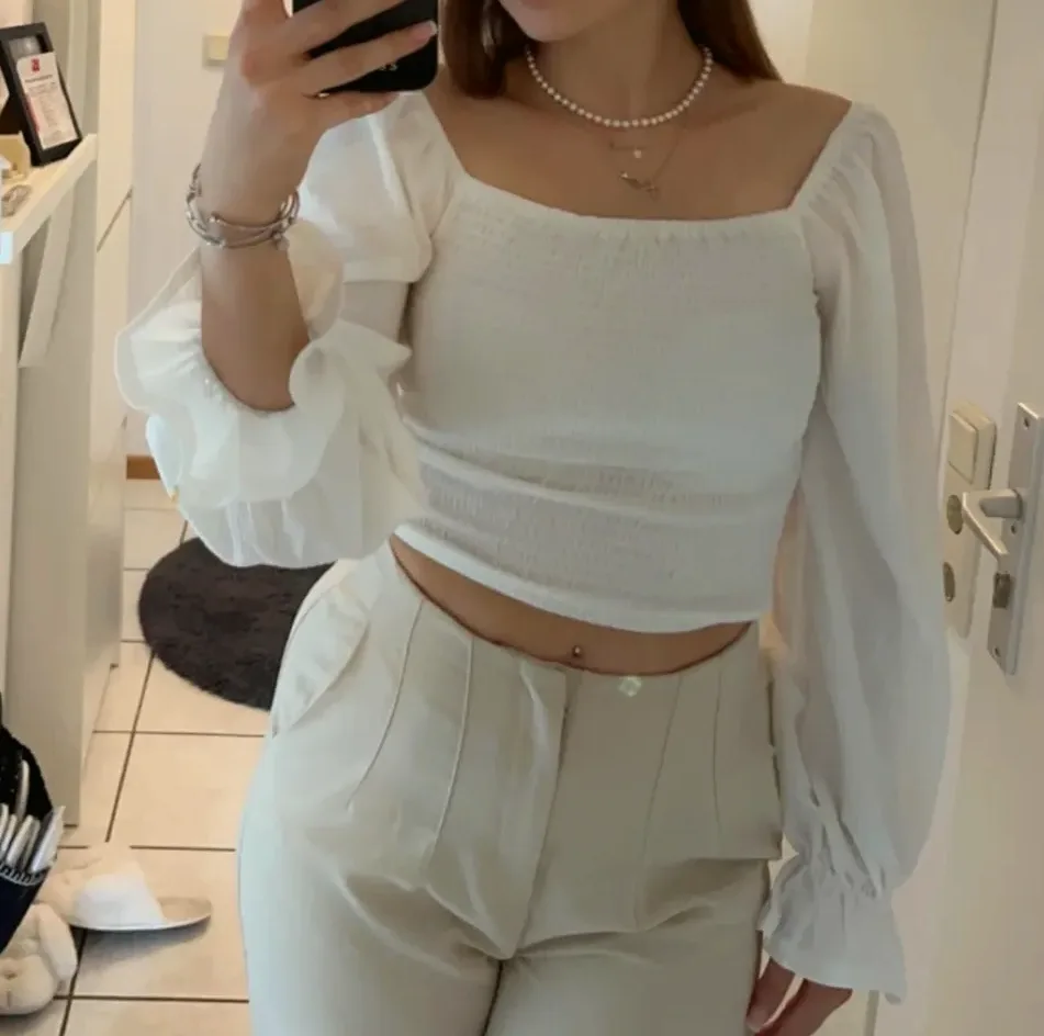 Miriam, 25