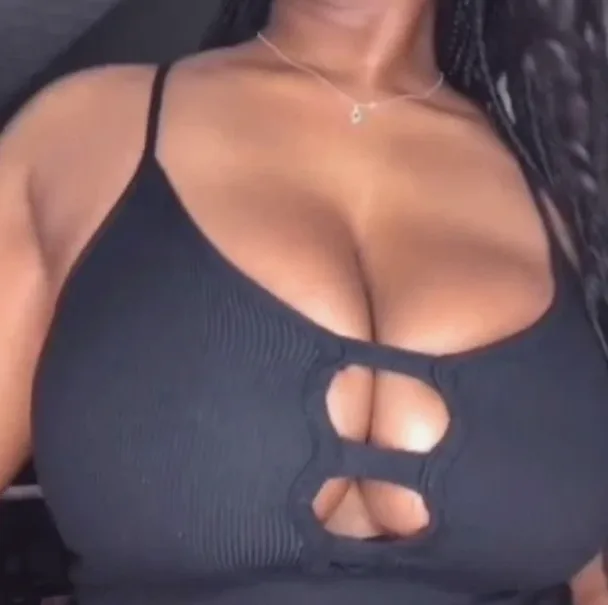 Özlem, 25